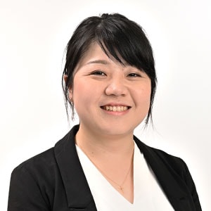 的場　弘恵